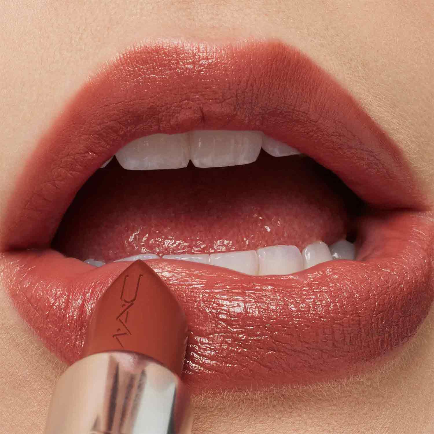 MACXIMAL SLEEK SATIN (LABIAL SATINADO)